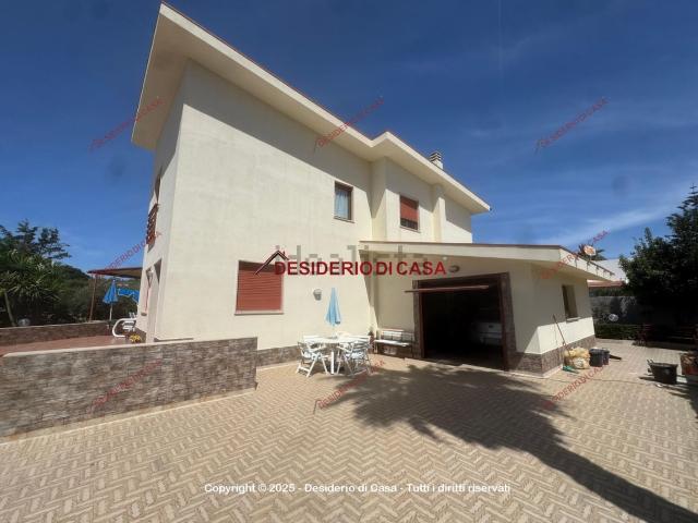 Villetta indipendente in vendita di 150 m² in Via Egusa, 23