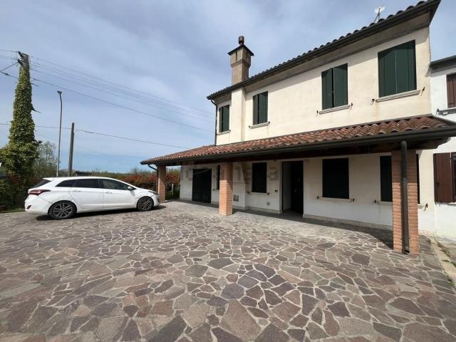 Villetta indipendente in vendita di 150 m² in Via Fenilone