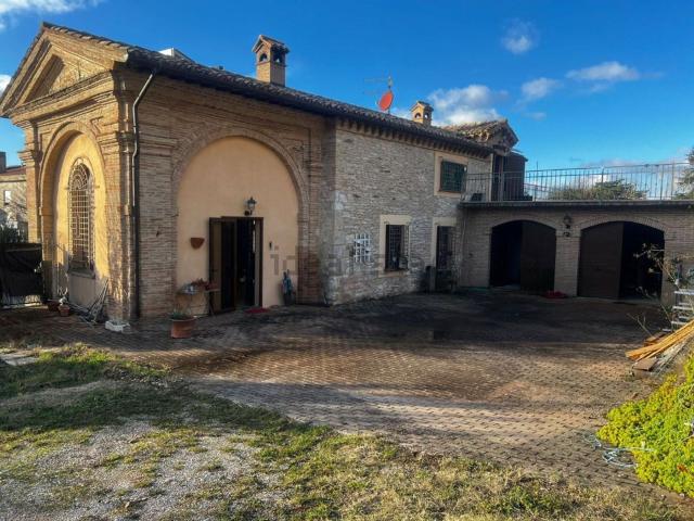 Villetta indipendente in vendita di 150 m² in Via Flaminia Sud