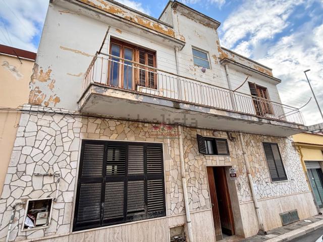Villetta indipendente in vendita di 150 m² in Via IV Novembre