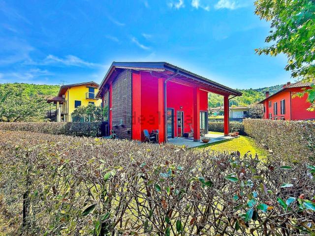 Villetta indipendente in vendita di 150 m² in Via Lentate, 47