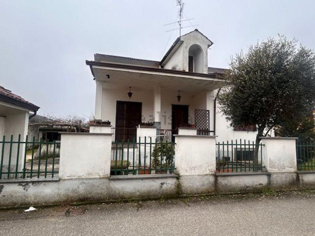 Villetta indipendente in vendita di 150 m² in Via Leon Rudich