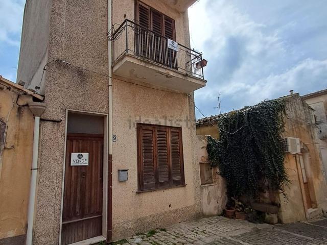 Villetta indipendente in vendita di 150 m² in Via Ludovico Ariosto