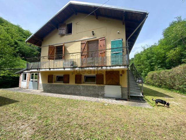 Villetta indipendente in vendita di 150 m² in Via Montespineto