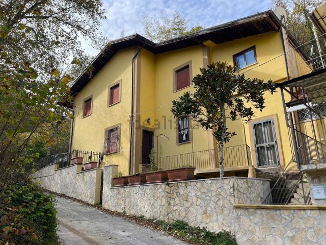 Villetta indipendente in vendita di 150 m² in Via macchialonga