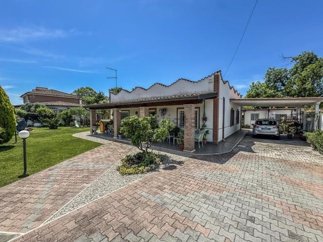 Villetta indipendente in vendita di 150 m² in Via Meltina