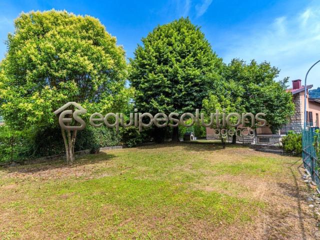 Villetta indipendente in vendita di 150 m² in Via Nesa