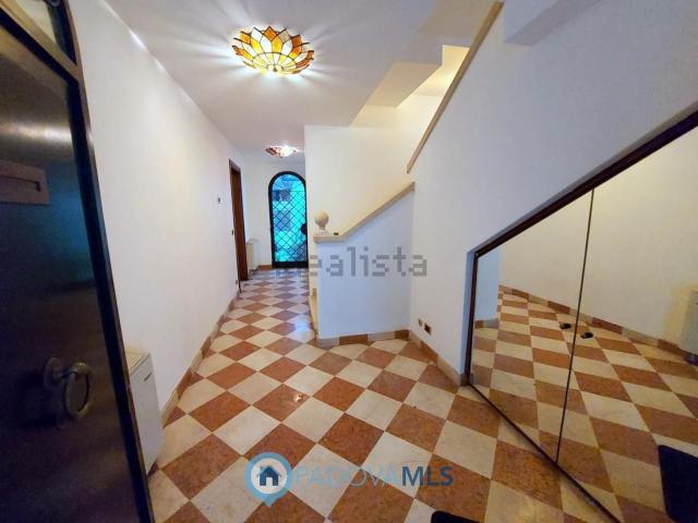 Villetta indipendente in vendita di 150 m² in Via Savonarola
