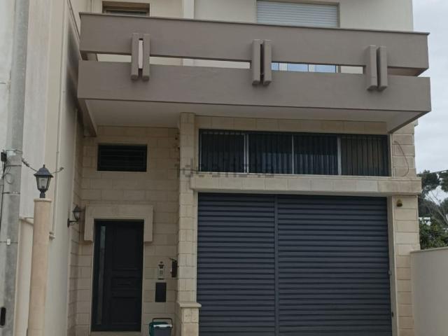 Villetta indipendente in vendita di 150 m² in Via San Simone