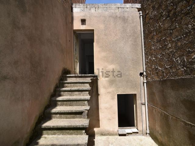 Villetta indipendente in vendita di 150 m² in Via San Vittoria, 23
