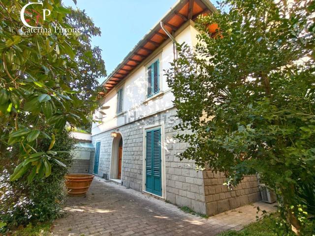 Villetta indipendente in vendita di 150 m² in Via San Zanobi, 10