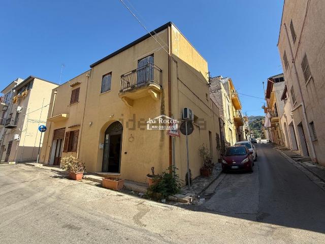 Villetta indipendente in vendita di 150 m² in Via Pasquale Calvi, 26