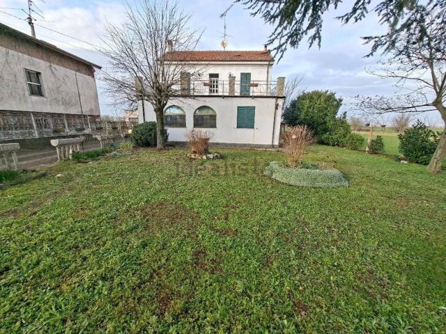 Villetta indipendente in vendita di 150 m² in Via Piacenza