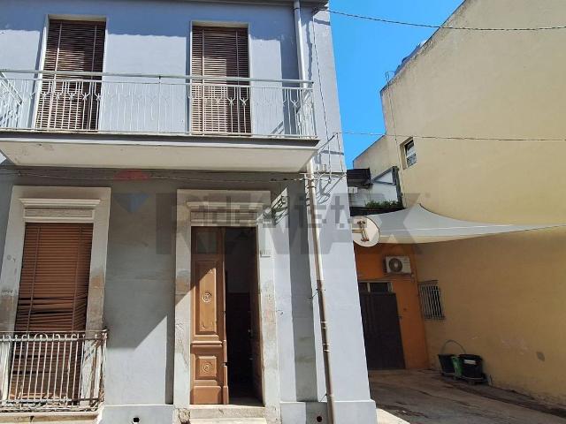 Villetta indipendente in vendita di 150 m² in Via Platamone, 79