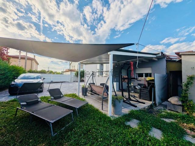 Villetta indipendente in vendita di 150 m² in Via Pleiadi