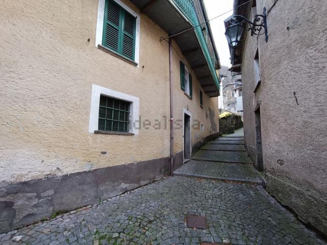 Villetta indipendente in vendita di 150 m² in Via Roma, 11