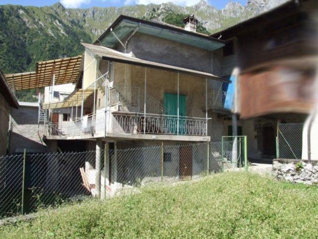 Villetta indipendente in vendita di 150 m² in Via Roma