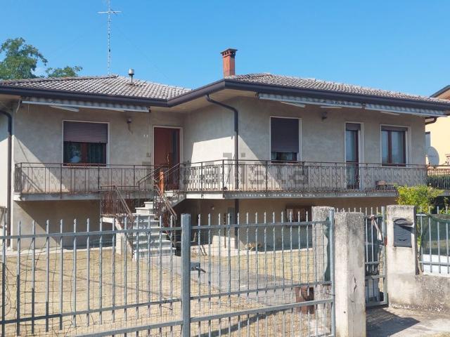 Villetta indipendente in vendita di 150 m² in Via Torino, 1