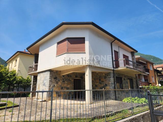 Villetta indipendente in vendita di 150 m² in Via Torino, 1