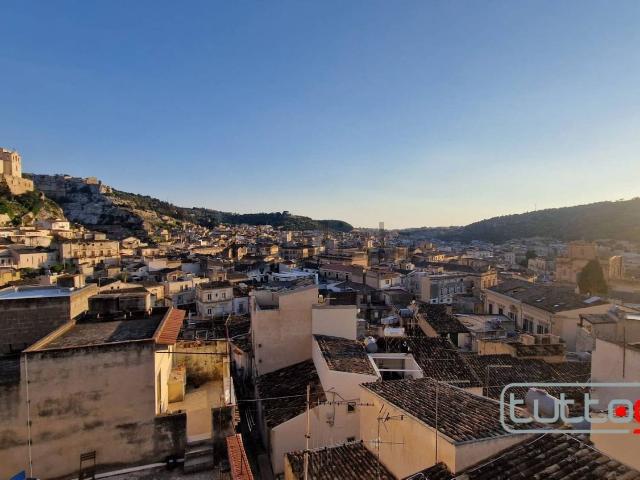 Villetta indipendente in vendita di 150 m² in Via Vittorio Alfieri, 30