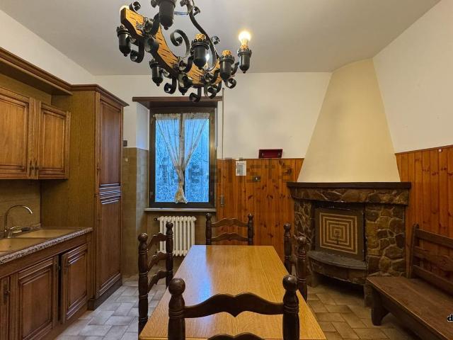 Villetta indipendente in vendita di 150 m² in Via Vittorio Veneto, 36