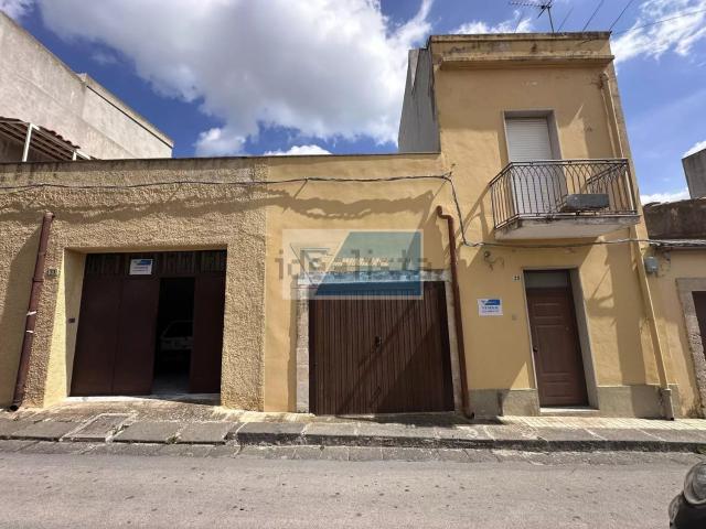 Villetta indipendente in vendita di 150 m² in Via Vincenzo Littara