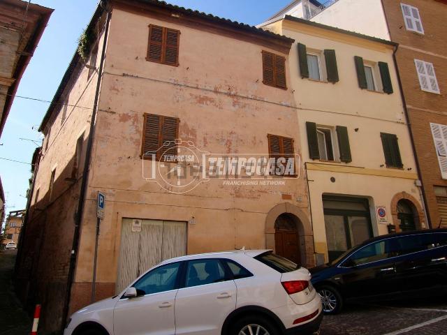 Villetta indipendente in vendita di 150 m² in Via Visconti D&apos Oleggio, 39