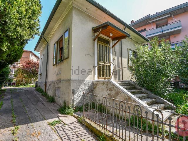 Villetta indipendente in vendita di 150 m² in Viale Guglielmo Oberdan, 615