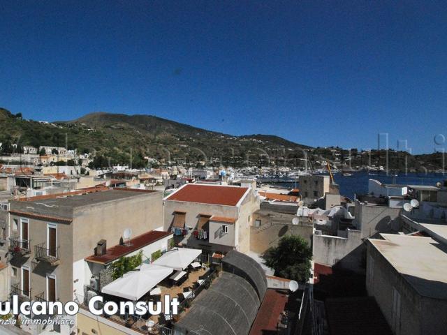 Villetta indipendente in vendita di 150 m² in Vico vulcano, 33