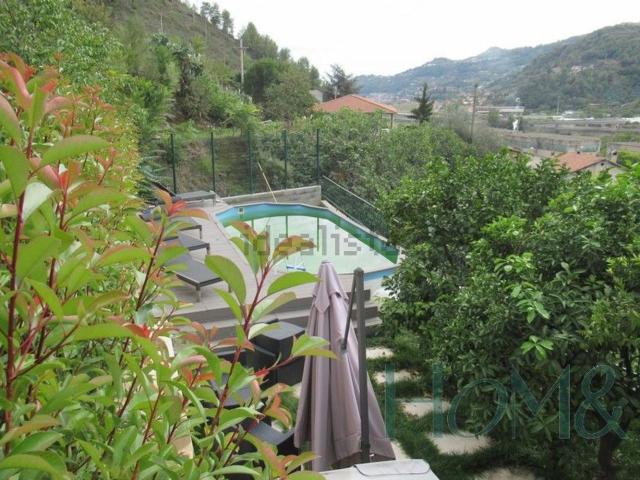 Villetta indipendente in vendita di 150 m² in Corso Limone Piemonte