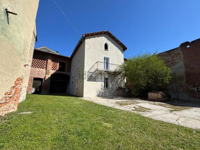 Villetta indipendente in vendita di 150 m² in Frazione Vaglierano Paese, 42