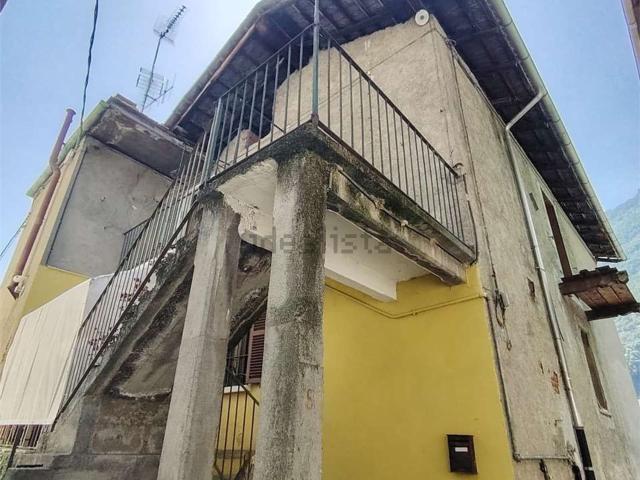 Villetta indipendente in vendita di 150 m² in Frazione Pied de Ville, 6