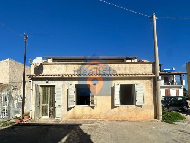Villetta indipendente in vendita di 151 m² in Via Diogene