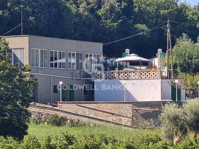Villetta indipendente in vendita di 151 m² in Via Lamia Vecchia