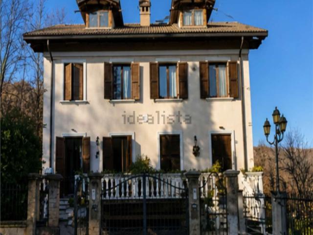 Villetta indipendente in vendita di 152 m² in Via Chiesa Morano