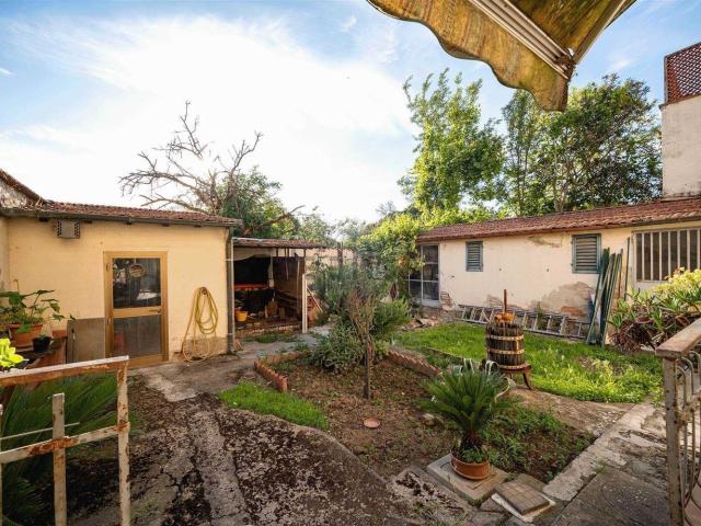 Villetta indipendente in vendita di 152 m² in Via dell&apos Albero