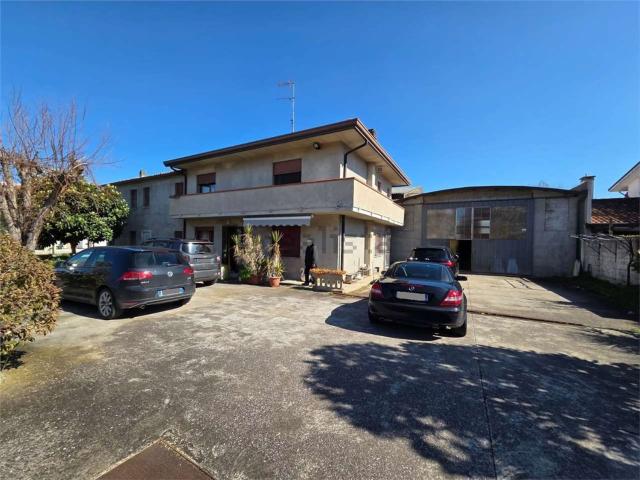 Villetta indipendente in vendita di 152 m² in Via Saline, 8