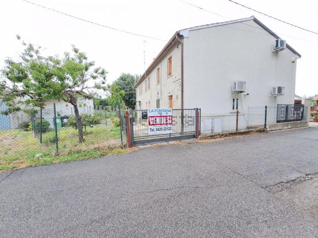 Villetta indipendente in vendita di 152 m² in Via Peschiera