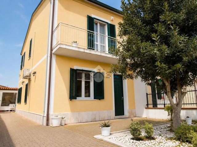 Villetta indipendente in vendita di 152 m² in Via Verbano