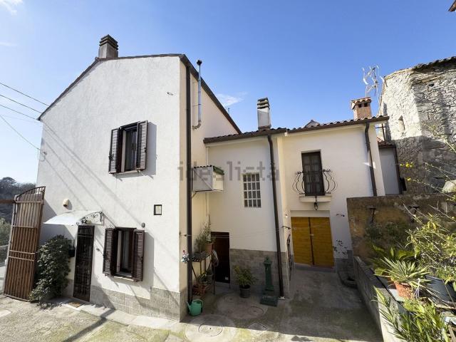 Villetta indipendente in vendita di 152 m² in Strada per Longera, 406