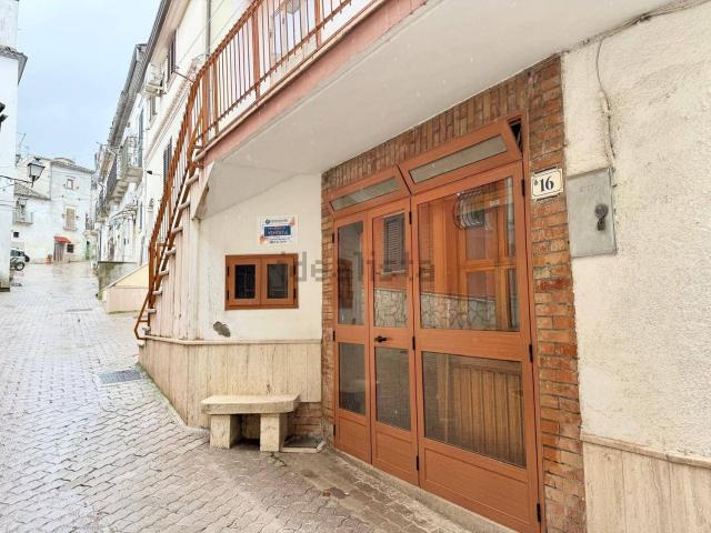 Villetta indipendente in vendita di 153 m² in Via Cavour, 16
