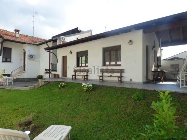 Villetta indipendente in vendita di 153 m² in Via Ambrogio Raffele
