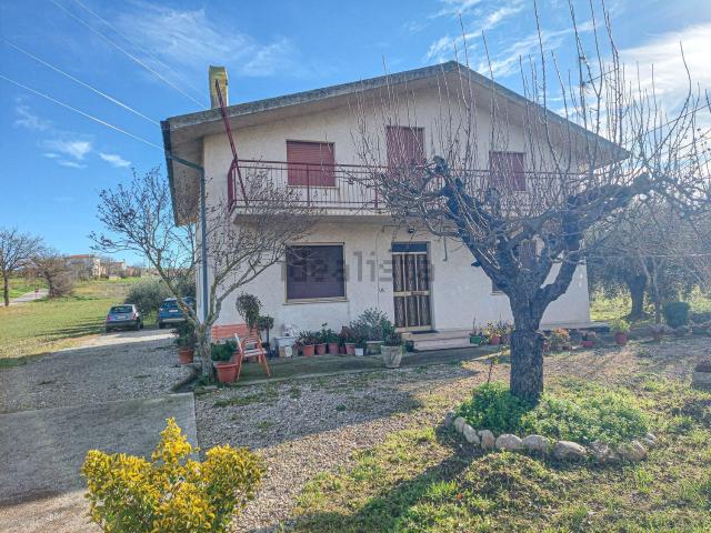 Villetta indipendente in vendita di 153 m² in Via Santa Lucia, 7
