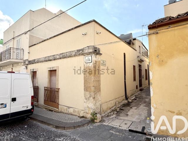 Villetta indipendente in vendita di 154 m² in Via Don Luigi Sturzo, 34