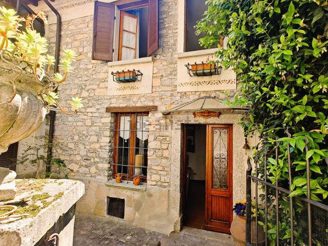 Villetta indipendente in vendita di 154 m² in Via NICOLA ALZENI, 3