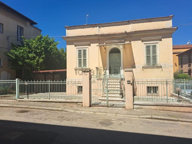 Villetta indipendente in vendita di 154 m² in Piazza Tirreno