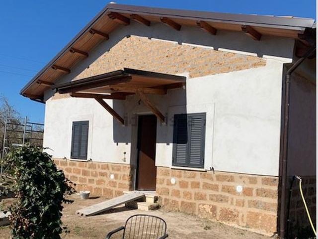 Villetta indipendente in vendita di 155 m² in Via Cava Cacciano