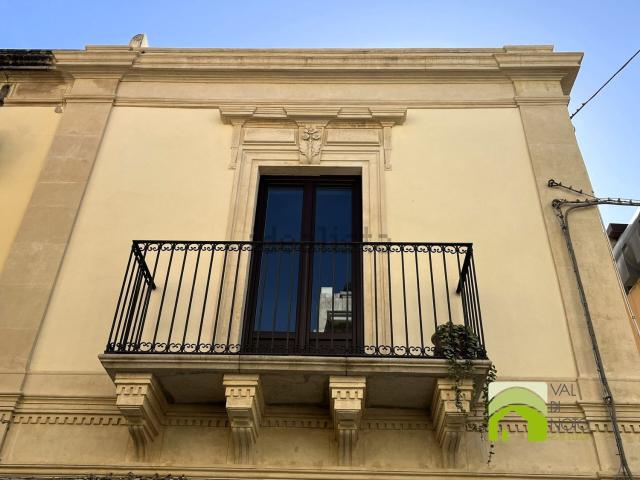 Villetta indipendente in vendita di 155 m² in Via Genovesi