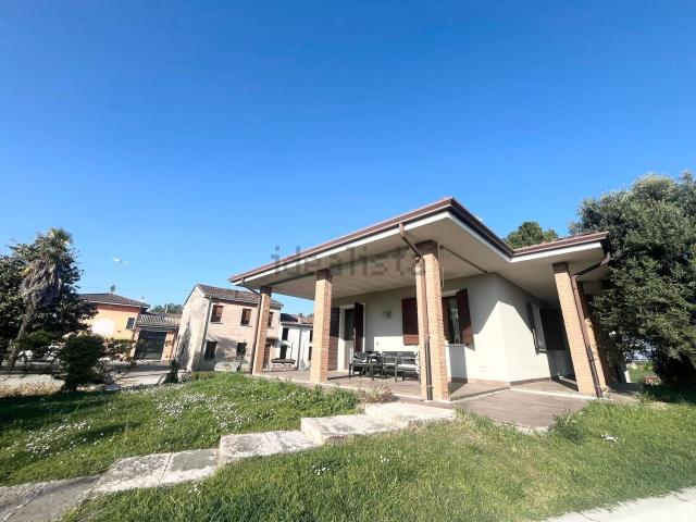 Villetta indipendente in vendita di 155 m² in Via D. Semeghini, 61