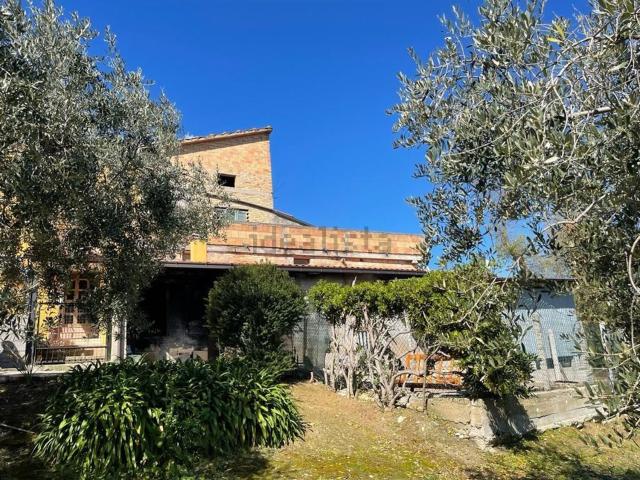 Villetta indipendente in vendita di 155 m² in Via pescara
